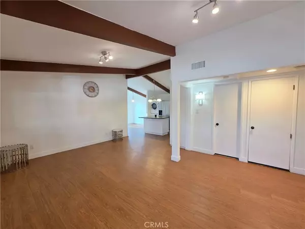 Reseda, CA 91335,6423 Wilbur