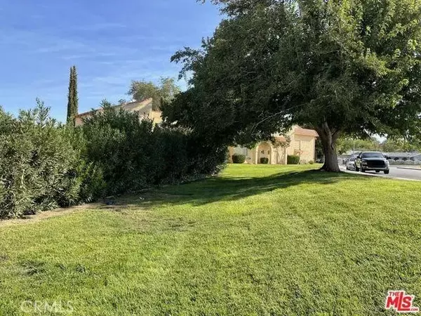 Lancaster, CA 93535,43627 Stanridge