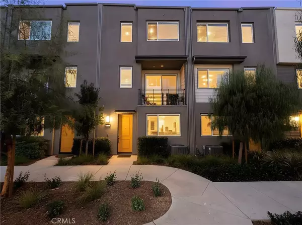 18447 W Mural, Northridge, CA 91325