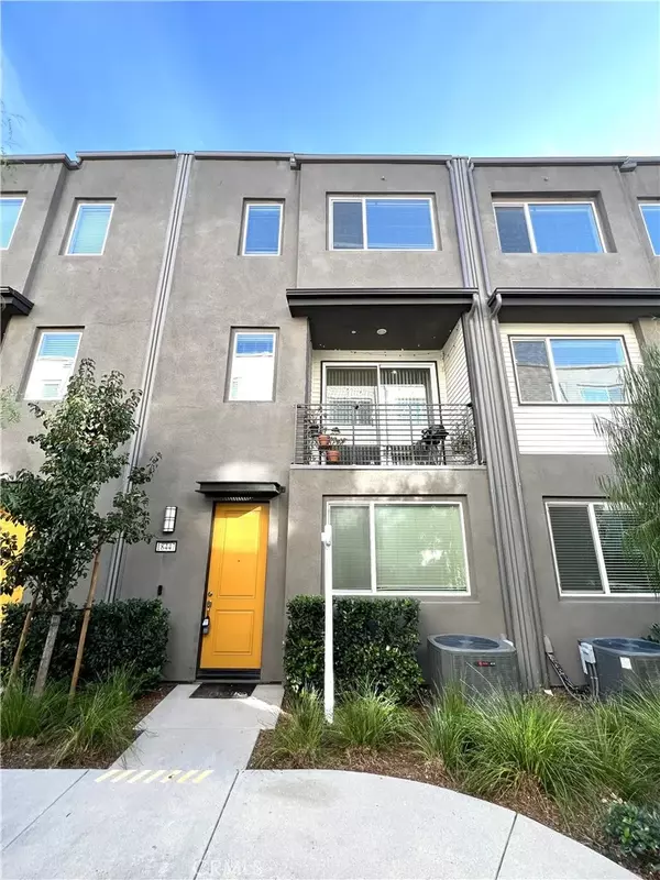 Northridge, CA 91325,18447 W Mural