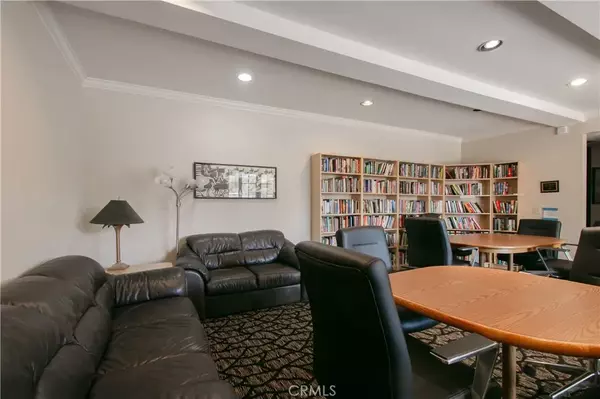 Encino, CA 91316,4949 Genesta Avenue #308