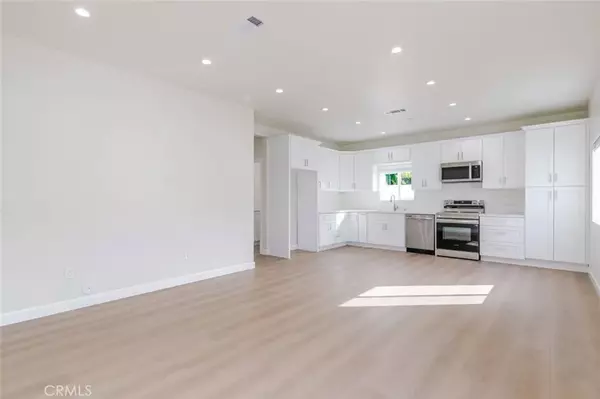 Granada Hills, CA 91344,17181 Mckeever Street