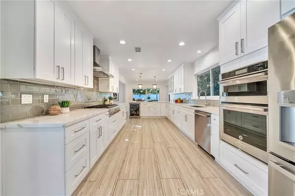 Woodland Hills, CA 91367,6136 Kentland