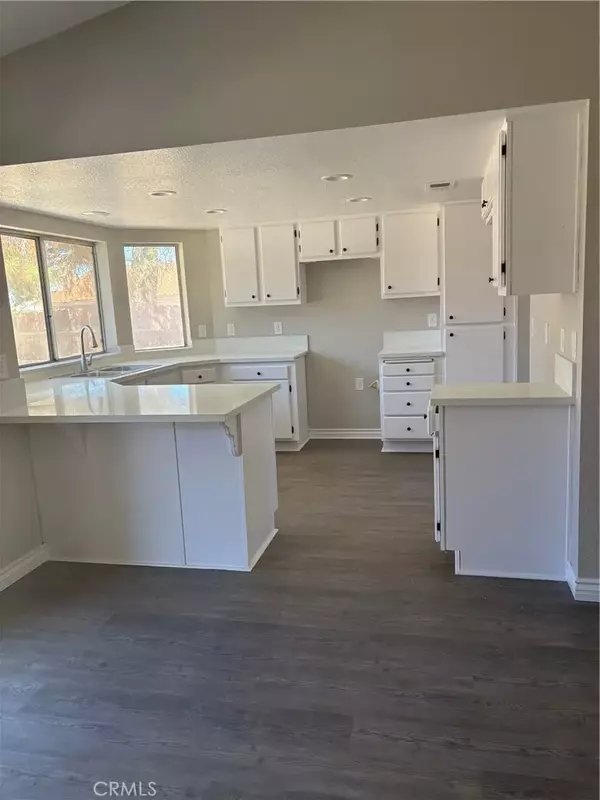 Palmdale, CA 93552,37543 Royal Court