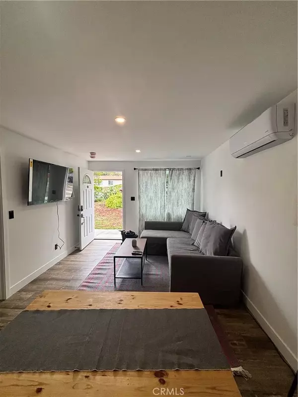 Woodland Hills, CA 91367,5500 Keokuk