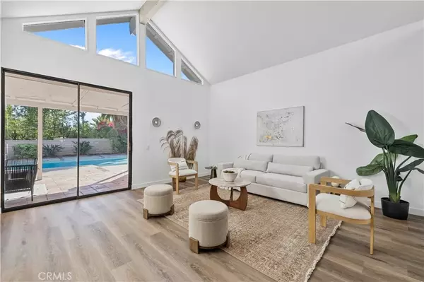 Chatsworth, CA 91311,21108 Mayall