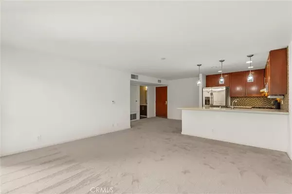 Sherman Oaks, CA 91423,4702 Fulton Avenue #202