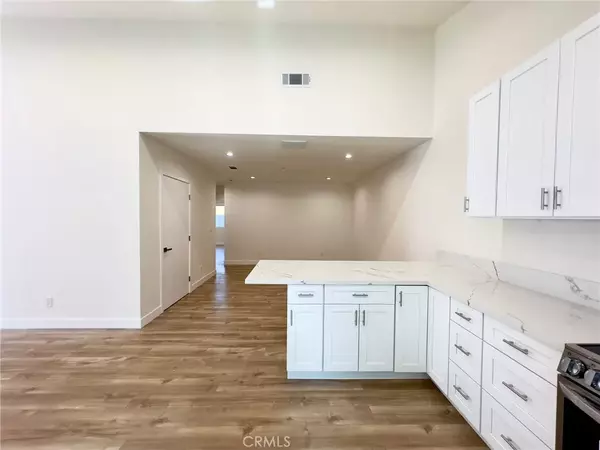 Van Nuys, CA 91406,15950 Cohasset Street