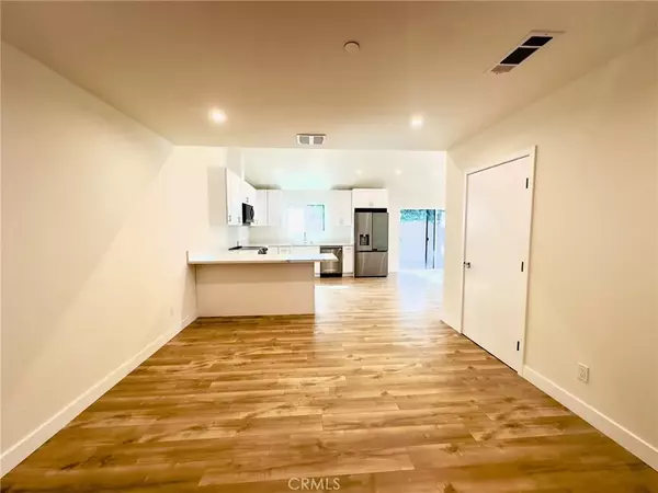 Van Nuys, CA 91406,15950 Cohasset Street