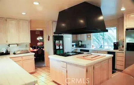 Northridge, CA 91325,17033 Rayen