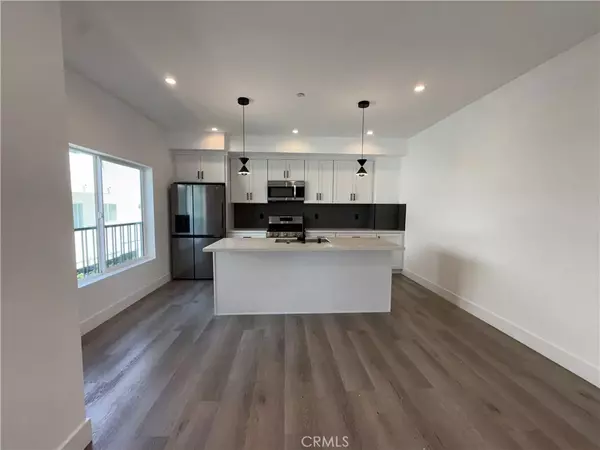 21721 Hart Street, Canoga Park, CA 91303