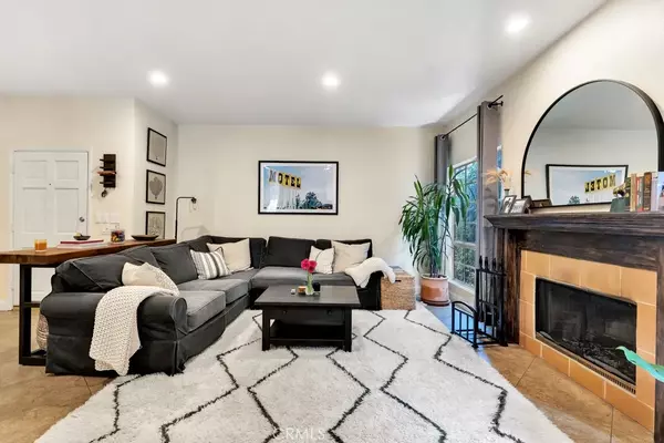 Toluca Lake, CA 91602,4444 Moorpark Way