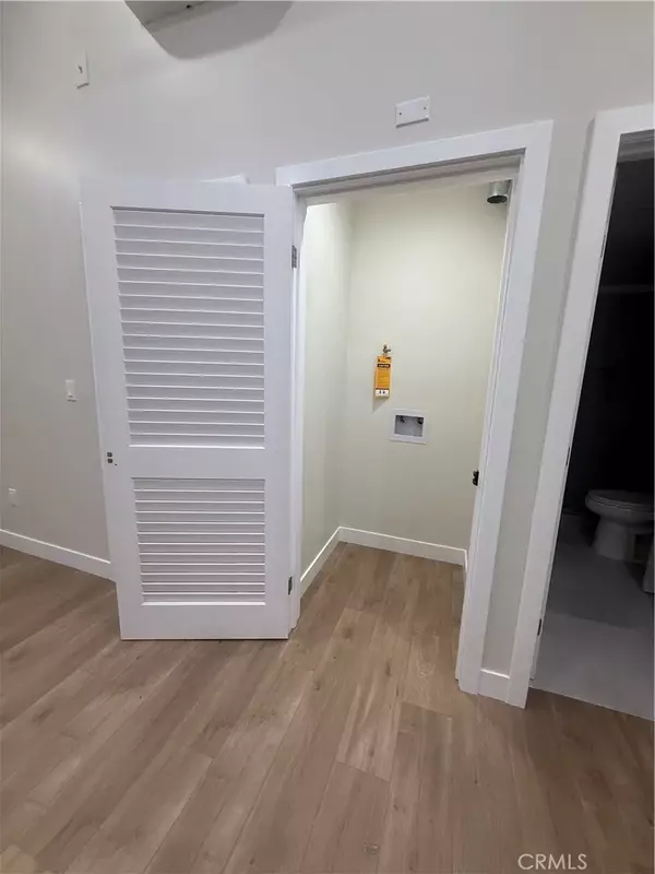 Panorama City, CA 91402,8039 Allott