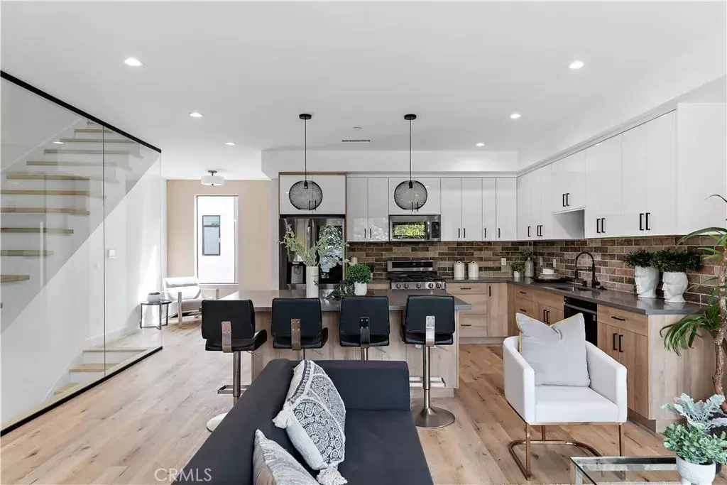 Valley Village, CA 91607,11857 W Flower Lane