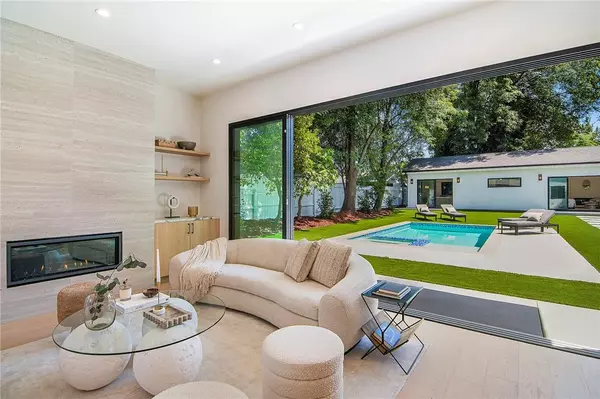 Woodland Hills, CA 91367,22616 Hatteras Street