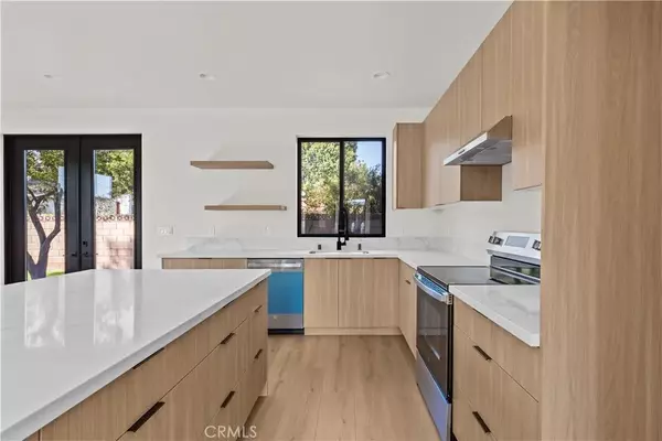 North Hollywood, CA 91602,11145 Hortense Street