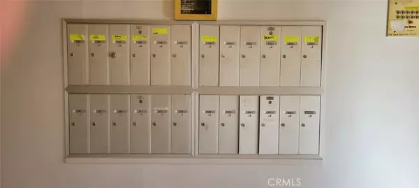 Encino, CA 91316,5135 Zelzah #101