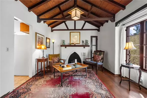 La Crescenta, CA 91214,3935 Vista Court