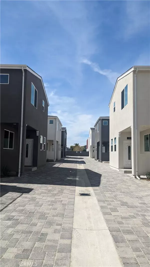 North Hills, CA 91343,15115 Logos Court