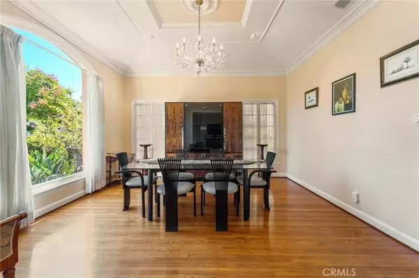 Beverly Hills, CA 90211,233 S Swall Drive