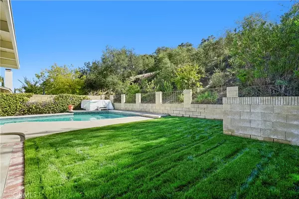 Agoura Hills, CA 91301,29392 Hillrise