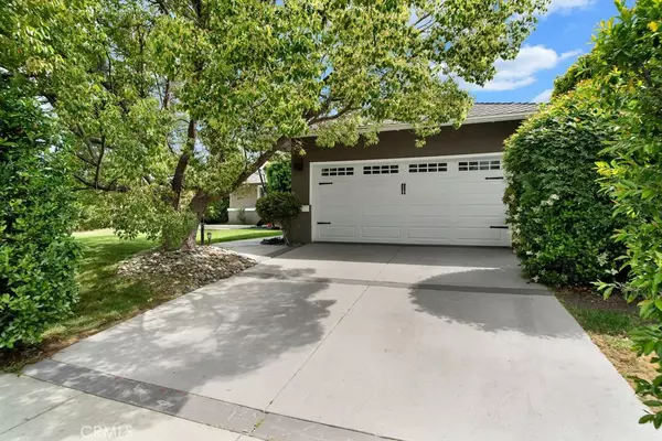 Woodland Hills, CA 91367,23812 Calvert