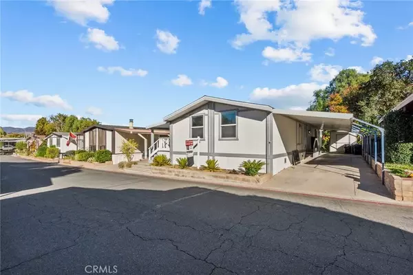 Castaic, CA 91384,31318 Lakehills Rd #8