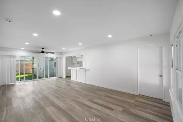 Winnetka, CA 91306,7400 Cozycroft