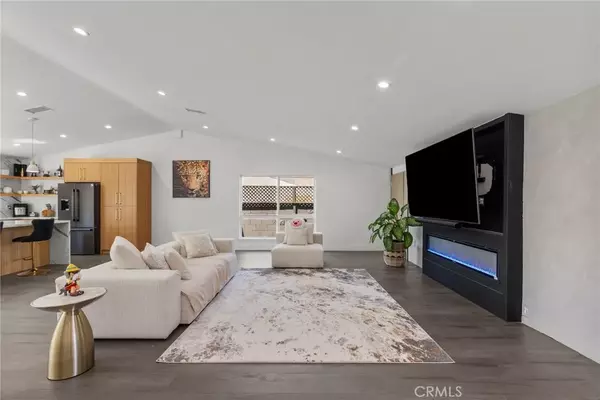 Simi Valley, CA 93063,2282 Brentwood Street