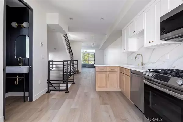 Los Angeles, CA 90016,5443 Blackwelder