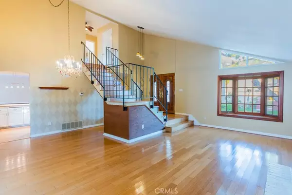 Valencia, CA 91354,23132 Posada