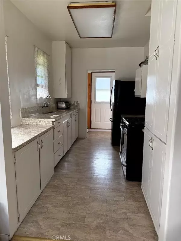 Reseda, CA 91335,7429 Hesperia