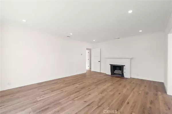 Burbank, CA 91505,1301 N Avon Street