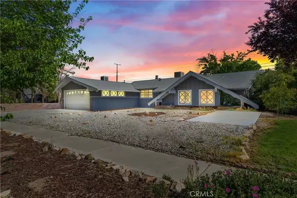 1138 E Avenue J4, Lancaster, CA 93535