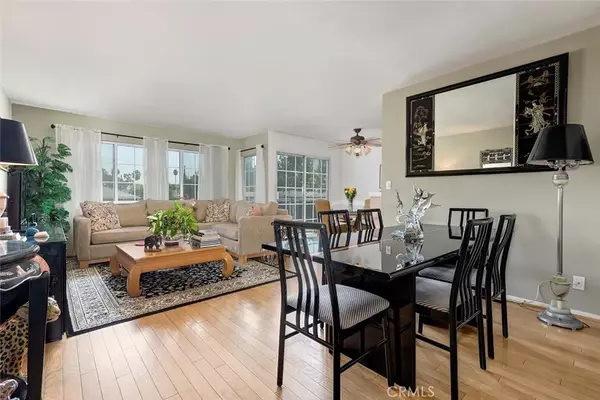 Burbank, CA 91505,4140 Warner #205