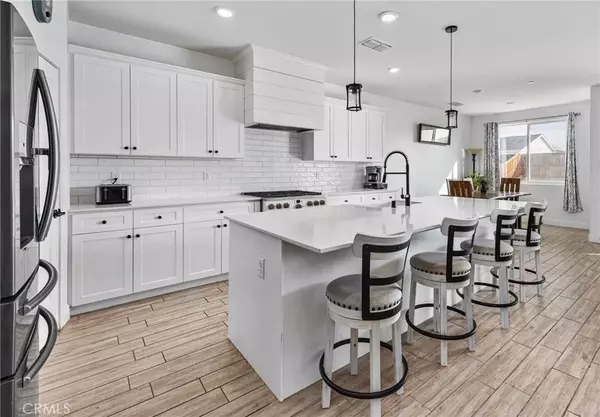 3110 Plaza Pines, Shafter, CA 93263