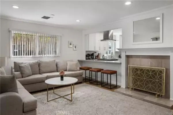 Woodland Hills, CA 91303,22335 Kittridge Street