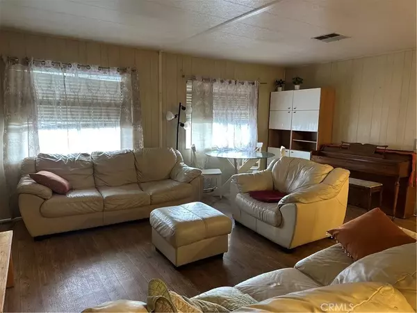 Chatsworth, CA 91311,21001 Plummer #95