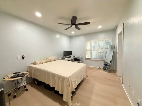 Canoga Park, CA 91303,6815 Remmet Avenue #122