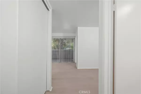 Sherman Oaks, CA 91423,4424 Woodman Avenue #101