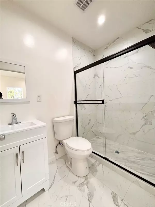 Woodland Hills, CA 91303,6432 Farralone Ave