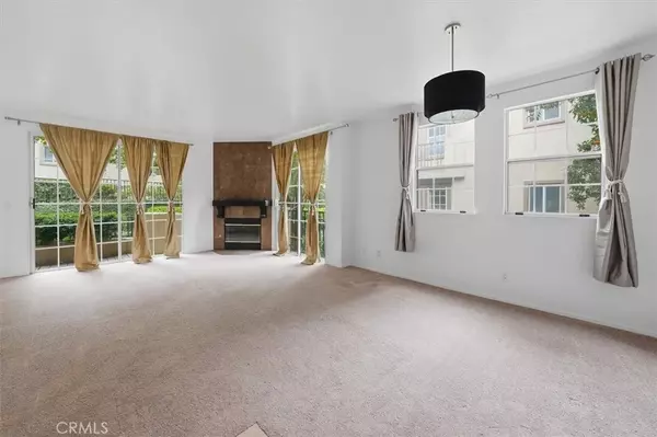 Valencia, CA 91355,24115 Del Monte Drive #75