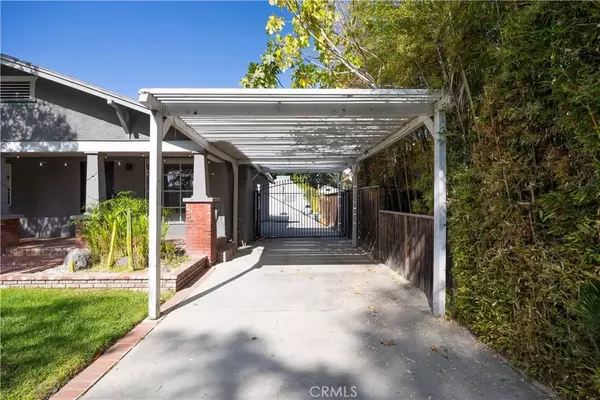 Toluca Lake, CA 91602,11049 Blix Street