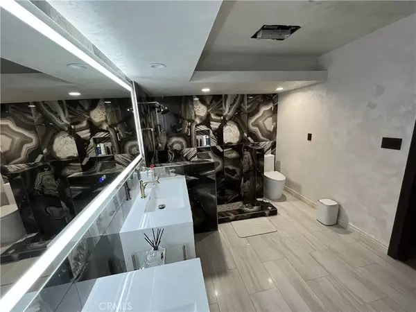 North Hollywood, CA 91605,7705 Ben Avenue