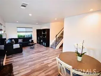 Reseda, CA 91335,6501 Vanalden