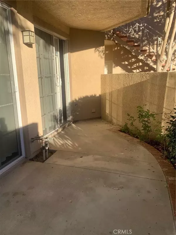 Valencia, CA 91355,23839 Del Monte Drive #89