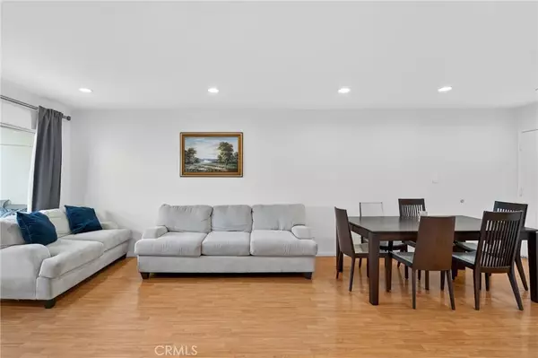 North Hollywood, CA 91605,7826 Laurel Canyon Boulevard #17