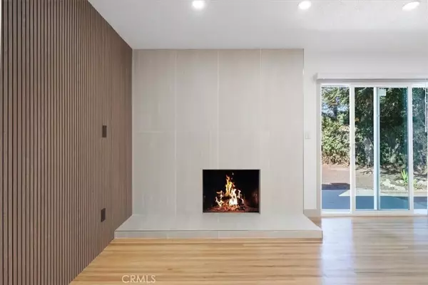 Canoga Park, CA 91304,8581 Owensmouth