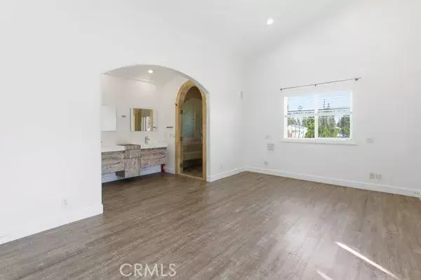 Encino, CA 91316,5048 Hesperia