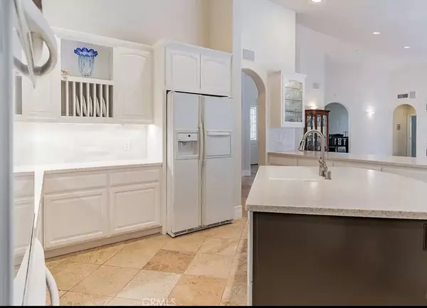 Canyon Country, CA 91387,15357 Iron Canyon